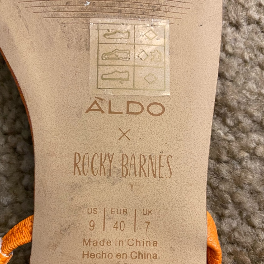 ALDO SANDAL FLATS - Picture 2 of 3